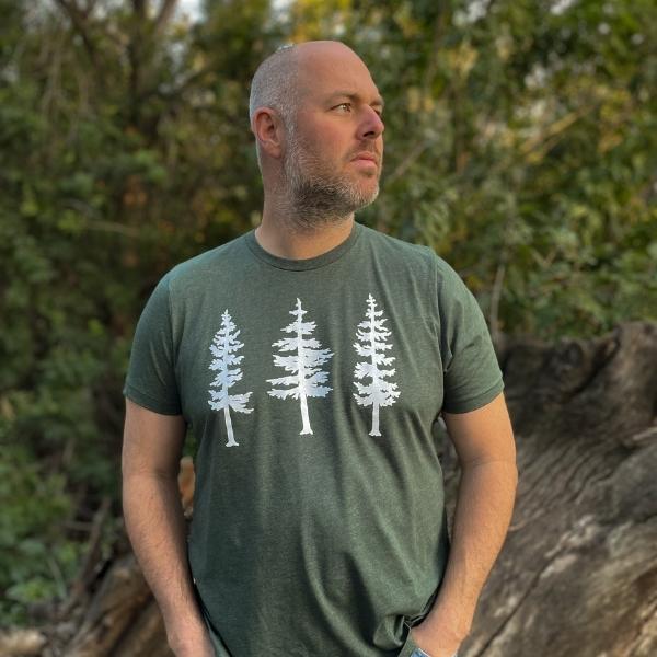 pine tree t-shirt for men in heather forest green