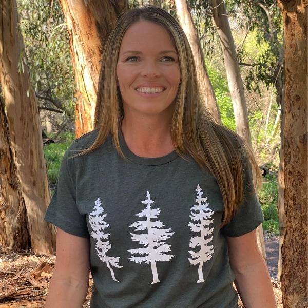 pine tree t-shirt for women in heather forest green